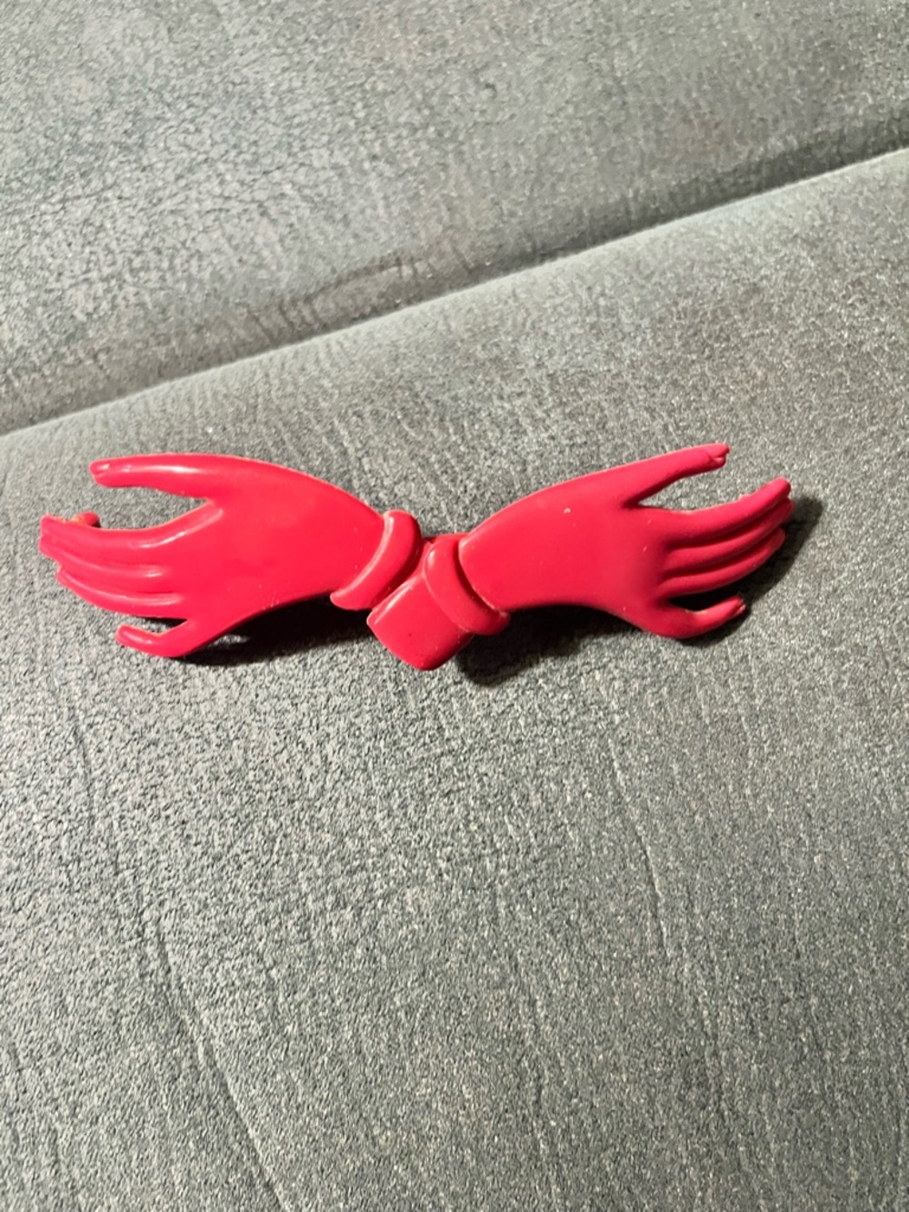 Red Hand-Shaped Hair Clip — Antique Bakelite Barrette assecesory